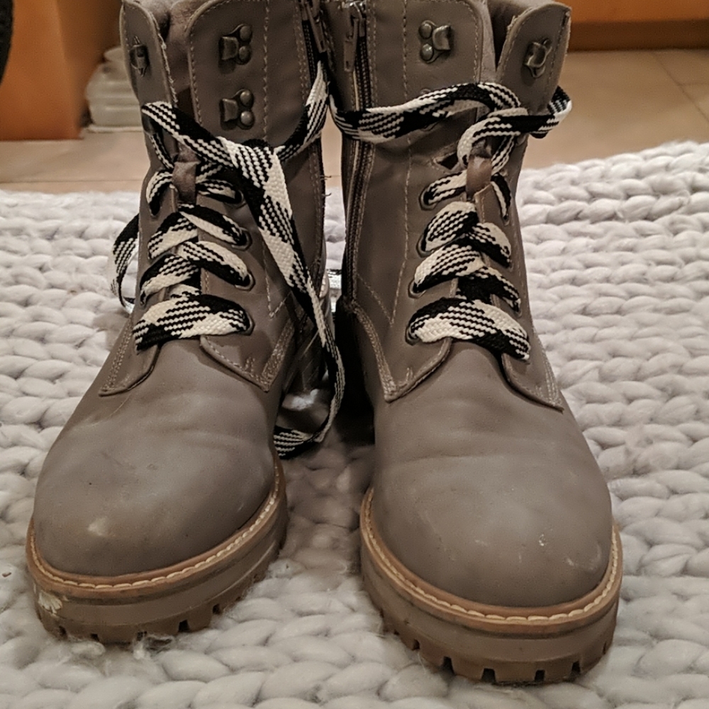 Call it spring lug boots grey sz 10